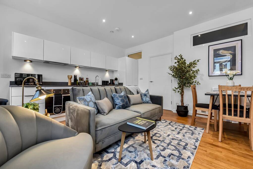 Condo ∙ 1 Bedroom ∙ 3 Guests - Woking