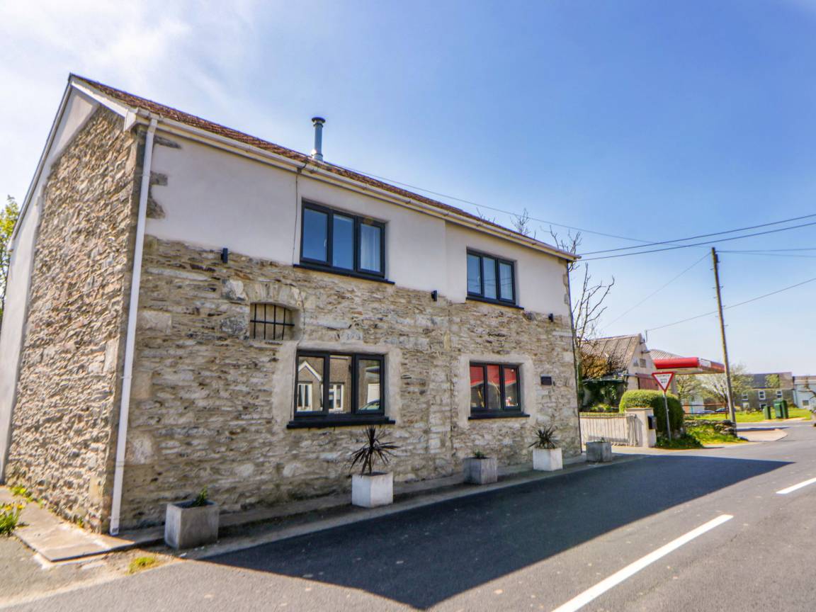 Cottage ∙ 3 Bedrooms ∙ 6 Guests - Narberth