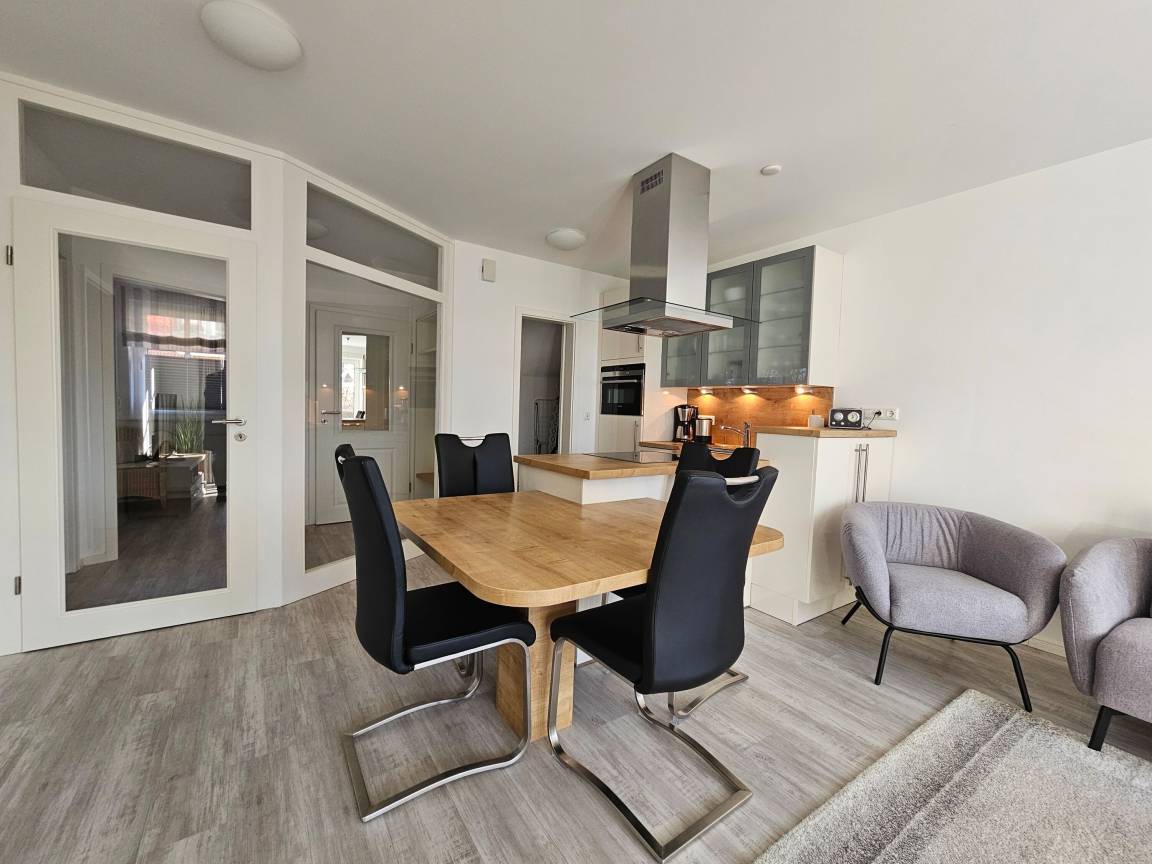 70 m² Ferienwohnung ∙ 2 Schlafzimmer ∙ 4 Gäste – Bild 3