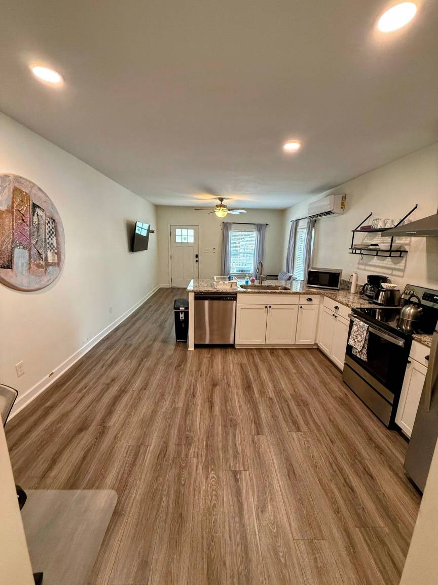 55 M² Ferienwohnung ∙ 1 Schlafzimmer ∙ 2 Gäste - Durham, NC
