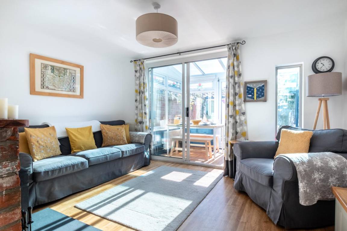 Cottage ∙ 2 Bedrooms ∙ 4 Guests - Suffolk