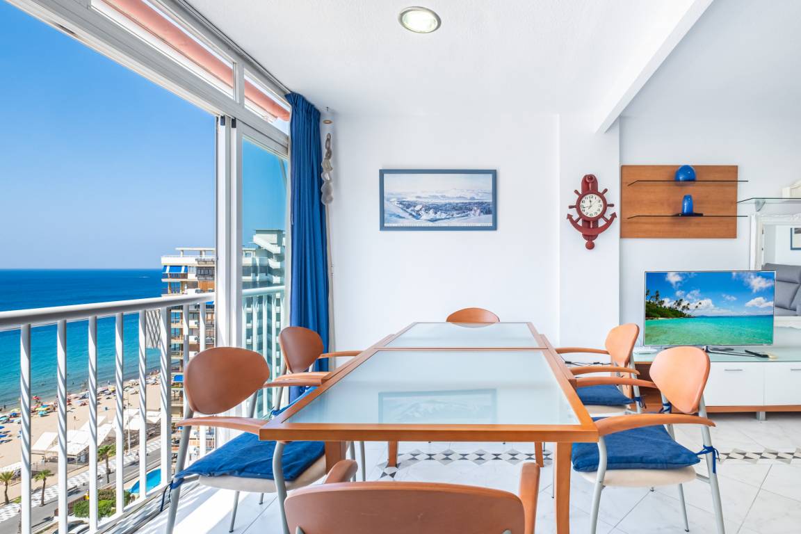 60 M² Apartamento ∙ 2 Habitaciones ∙ 6 Huéspedes - Benidorm