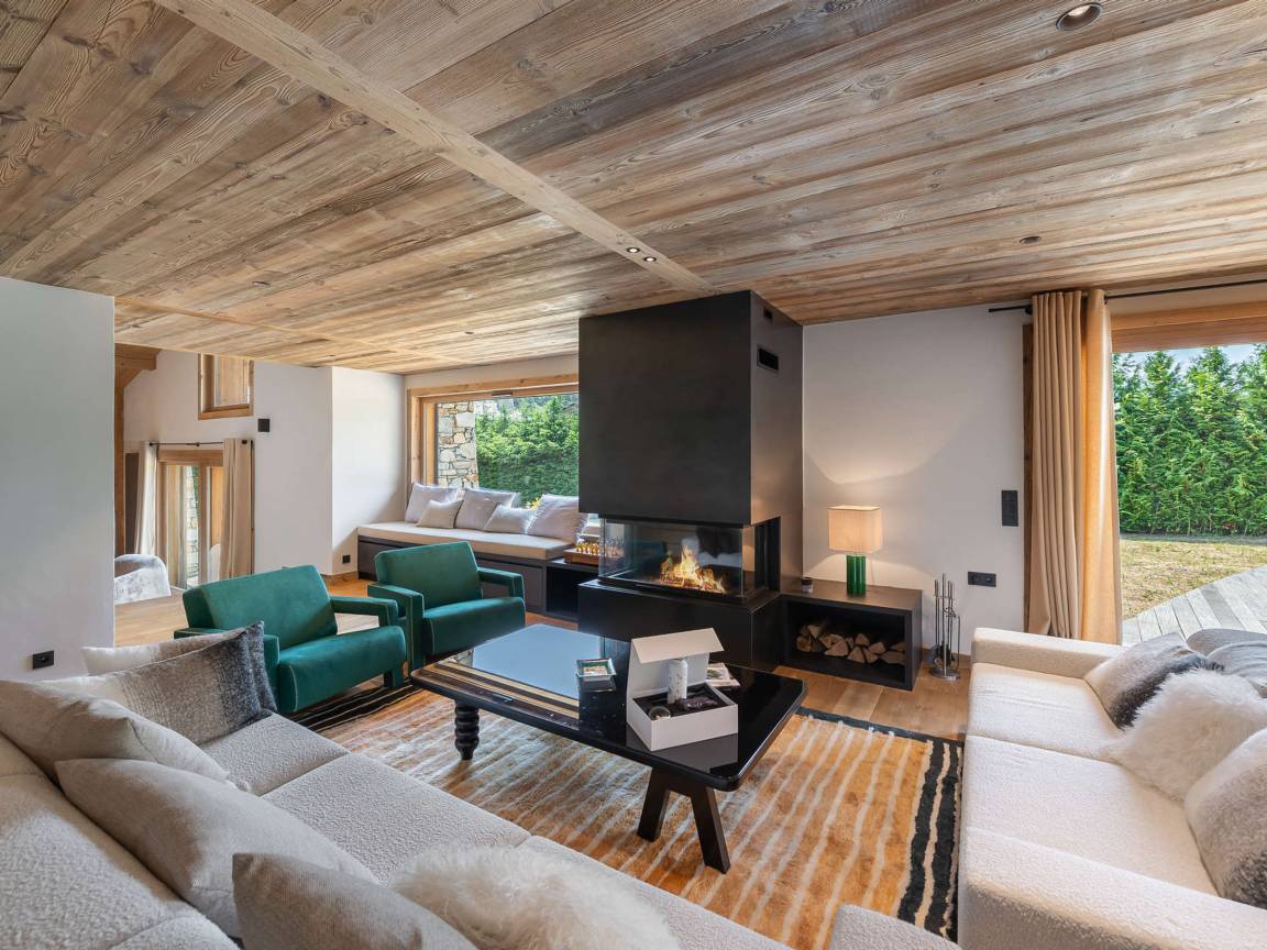 370 M² Chalet ∙ 4 Bedrooms ∙ 9 Guests - Megève