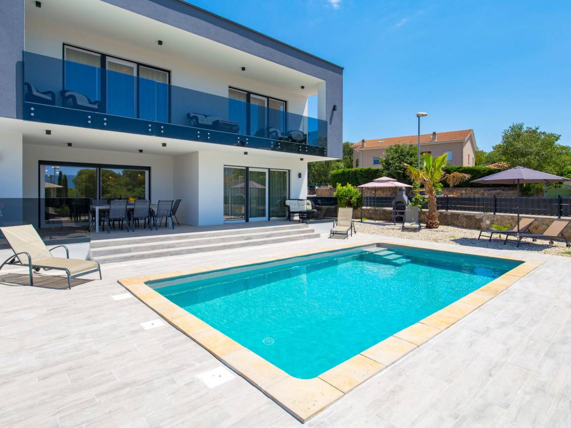 200 M² Casa ∙ 4 Habitaciones ∙ 10 Huéspedes - Krk