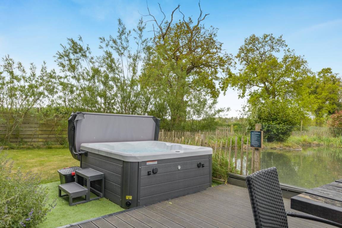 Cottage ∙ 5 Bedrooms ∙ 10 Guests - Holt