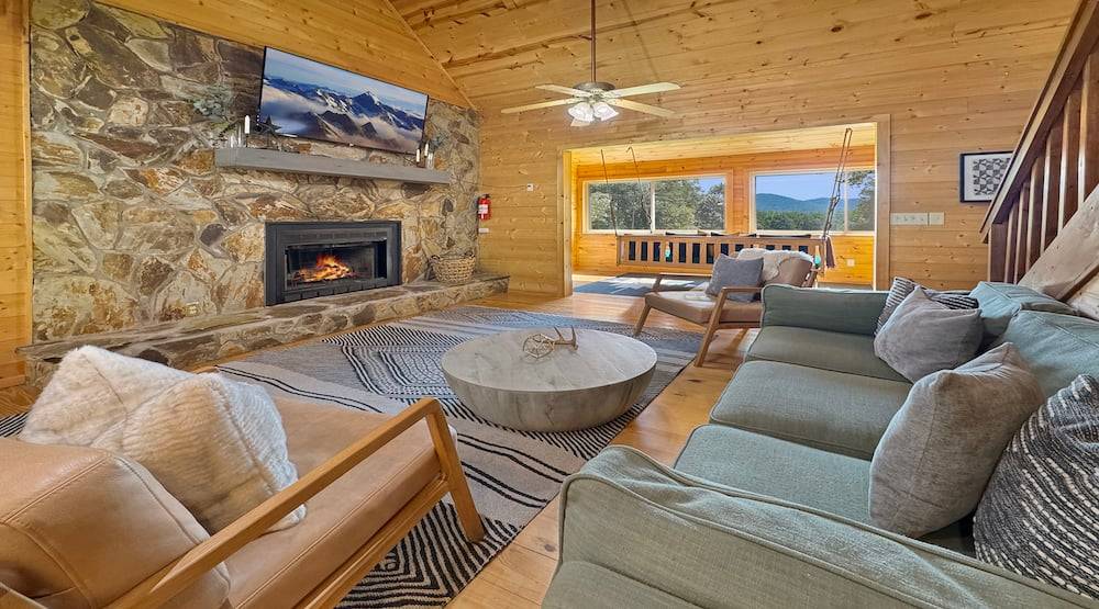 Cabin ∙ 4 Bedrooms ∙ 8 Guests - Nottely Lake, GA