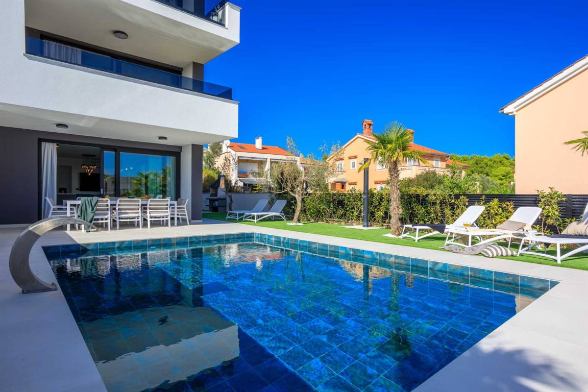 241 M² Villa ∙ 4 Slaapkamers ∙ 8 Gasten - Krk