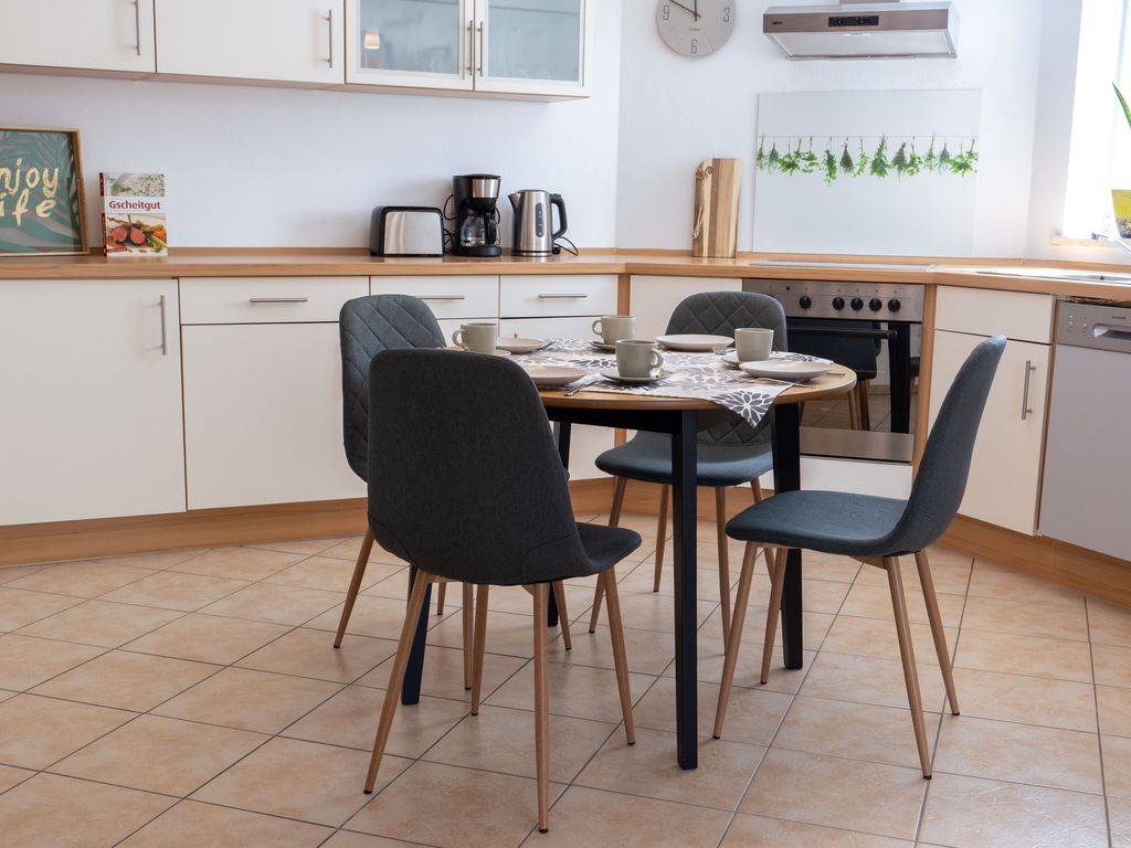 56 M² Ferienwohnung ∙ 1 Schlafzimmer ∙ 4 Gäste - Gräfenberg
