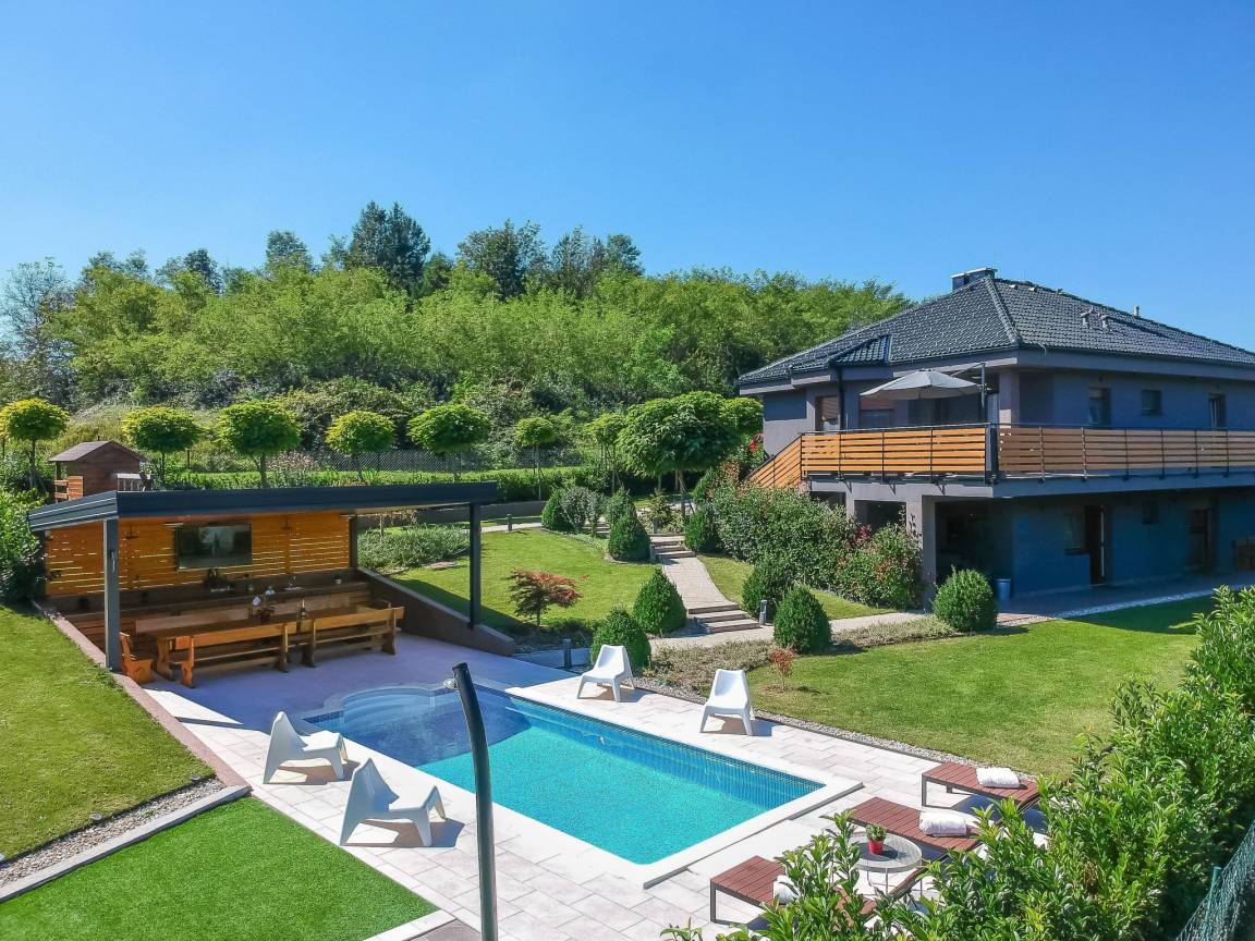 170 M² Casa ∙ 3 Habitaciones ∙ 6 Huéspedes - Vinica