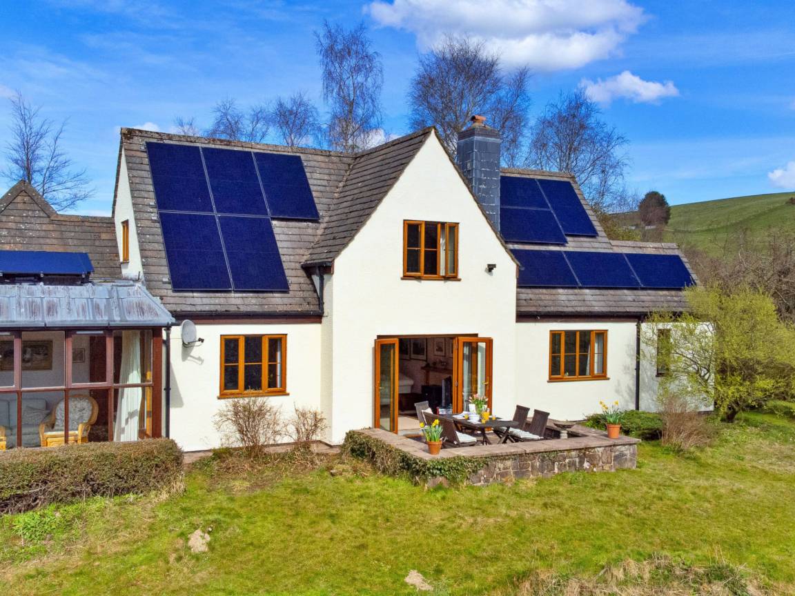 160 M² House ∙ 4 Bedrooms ∙ 6 Guests - Llanidloes
