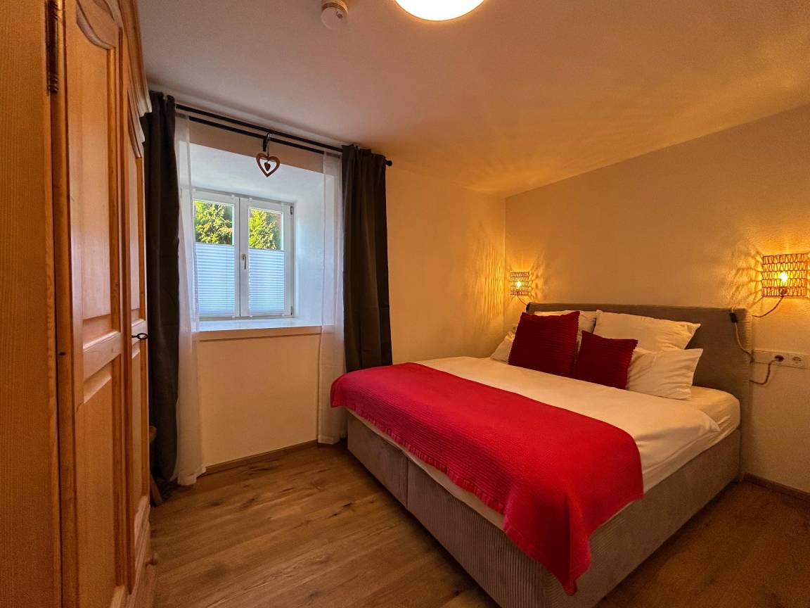 42 M² Ferienwohnung ∙ 1 Schlafzimmer ∙ 2 Gäste - Unterammergau