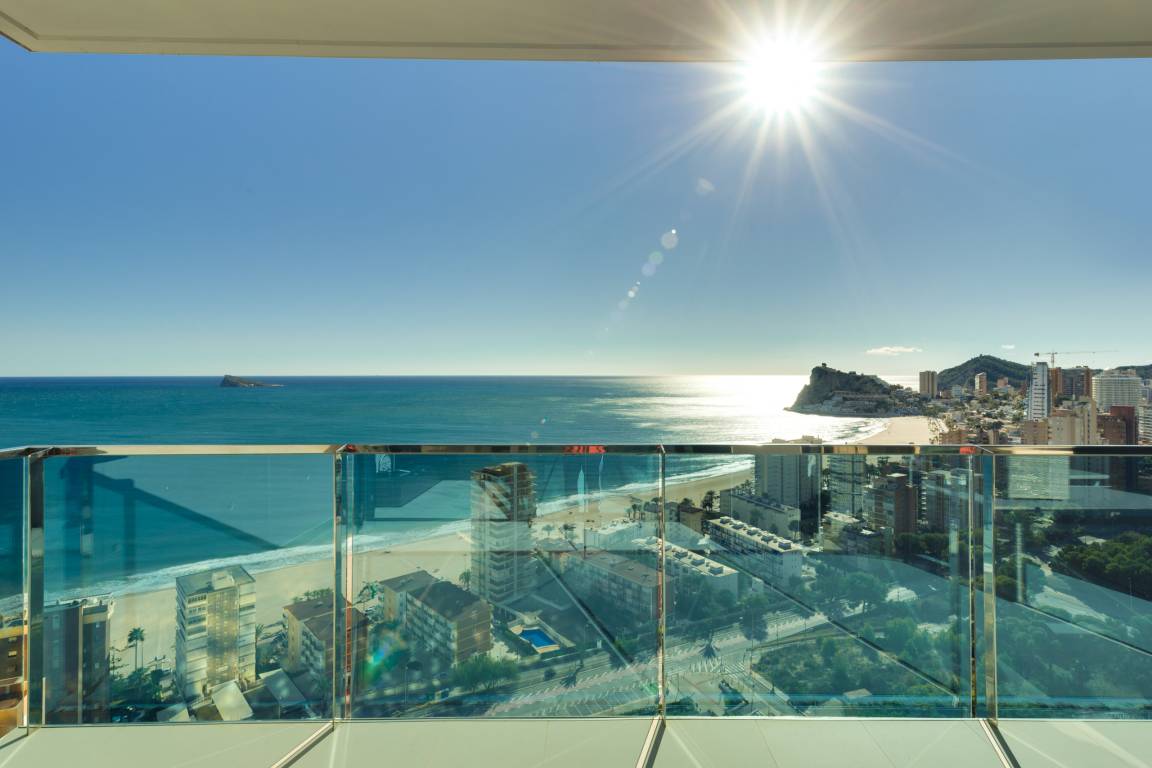 105 M² Apartamento ∙ 2 Habitaciones ∙ 4 Huéspedes - Benidorm