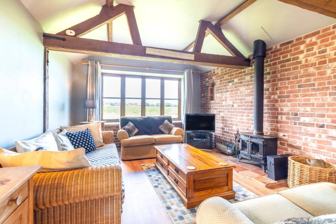 Cottage ∙ 2 Bedrooms ∙ 4 Guests - Wroxham Broad