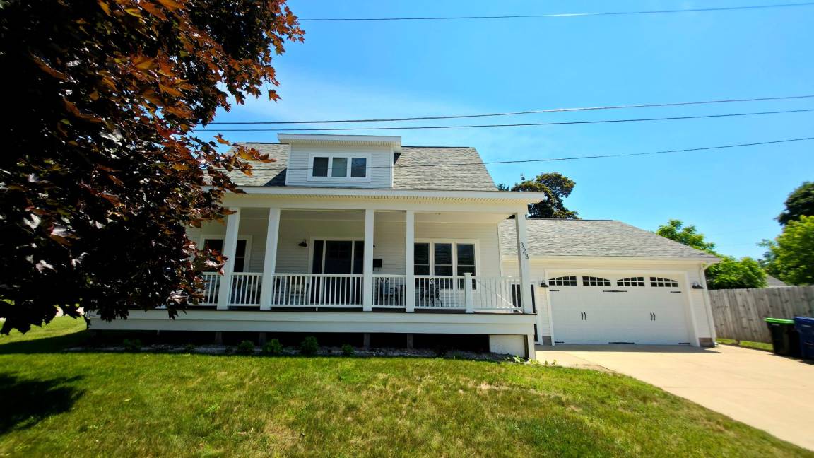 House ∙ 4 Bedrooms ∙ 8 Guests - Petoskey, MI