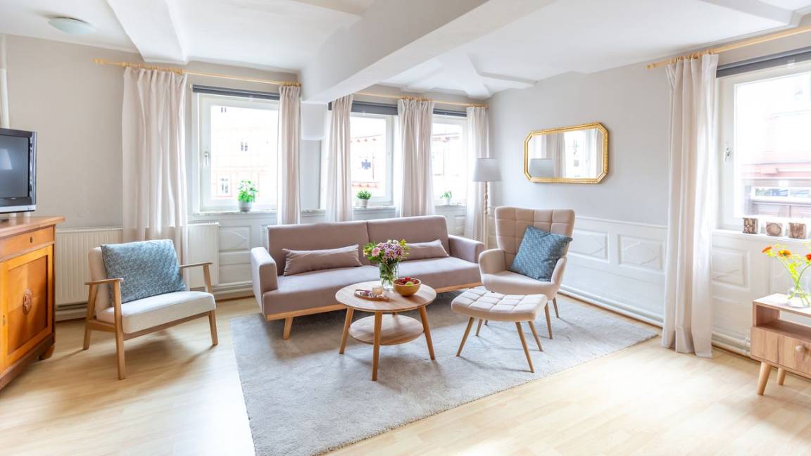 67 M² Ferienwohnung ∙ 1 Schlafzimmer ∙ 4 Gäste - Schlitz