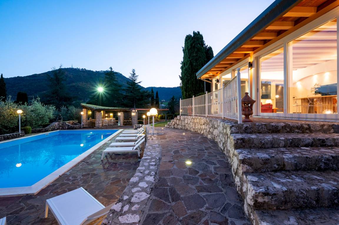 350 M² Villa ∙ 5 Slaapkamers ∙ 10 Gasten - Valmontone