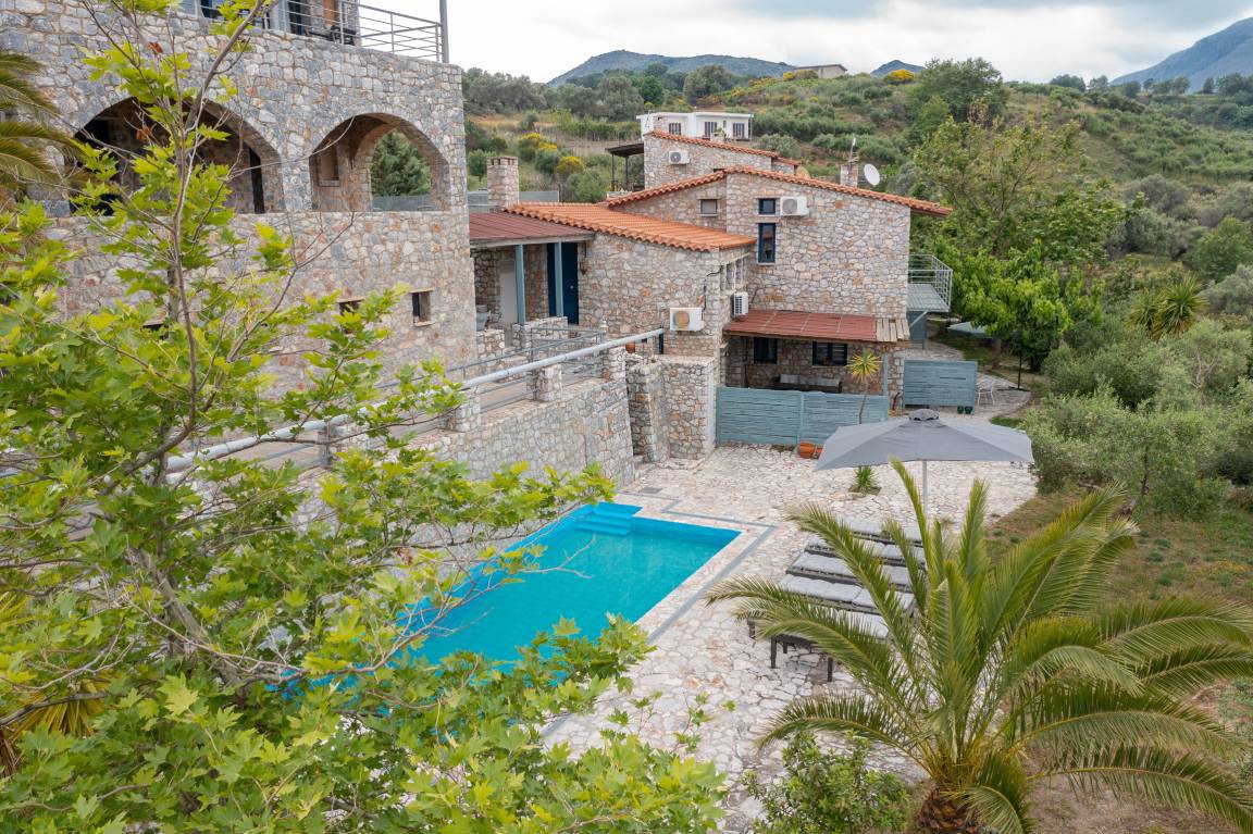 220 M² Villa ∙ 5 Bedrooms ∙ 10 Guests - Крит
