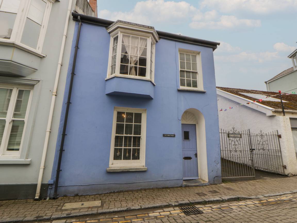 Cottage ∙ 2 Bedrooms ∙ 4 Guests - Tenby