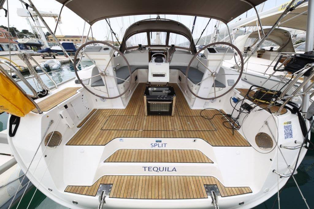 14 M² Houseboat ∙ 3 Bedrooms ∙ 6 Guests - Croatia