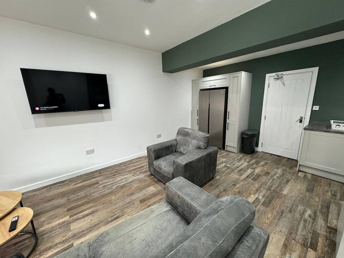 Apartment ∙ 5 Bedrooms ∙ 12 Guests - Hartlepool
