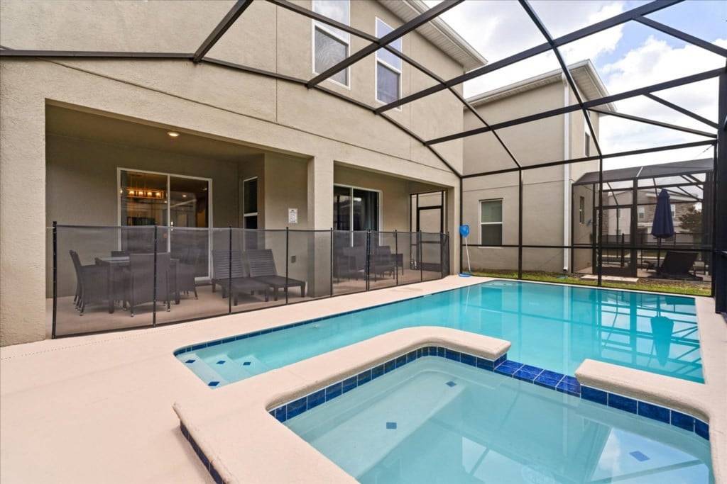 Villa ∙ 6 Habitaciones ∙ 16 Huéspedes - Kissimmee, FL