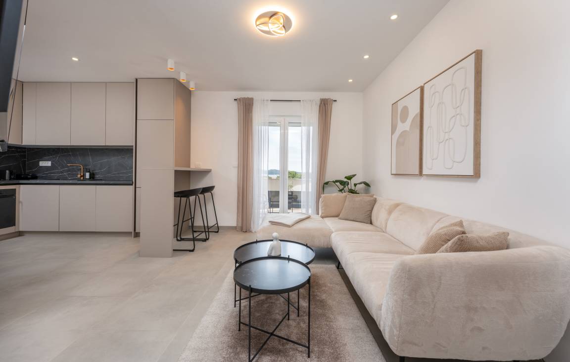75 M² Appartement ∙ 2 Chambres ∙ 4 Personnes - Zadar
