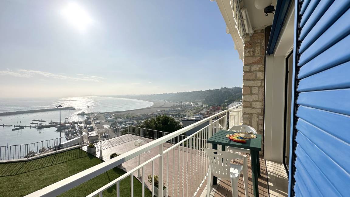 120 M² Apartamento ∙ 3 Habitaciones ∙ 6 Huéspedes - Sirolo