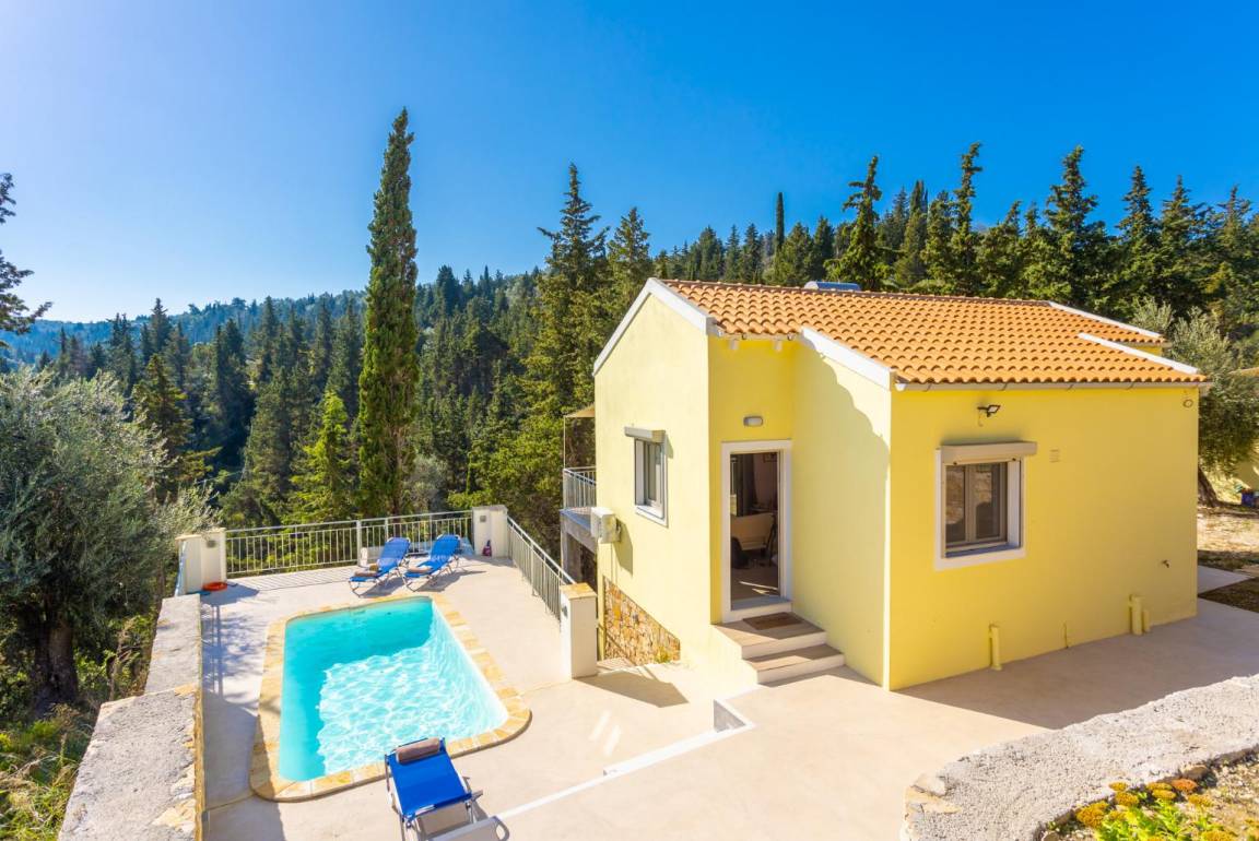 100 M² Villa ∙ 2 Bedrooms ∙ 4 Guests - Paxi
