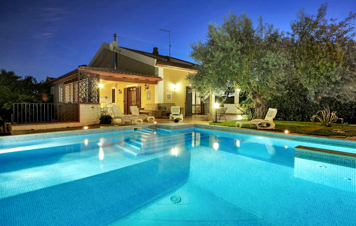 250 M² Huis ∙ 4 Slaapkamers ∙ 10 Gasten - Marina di Ragusa