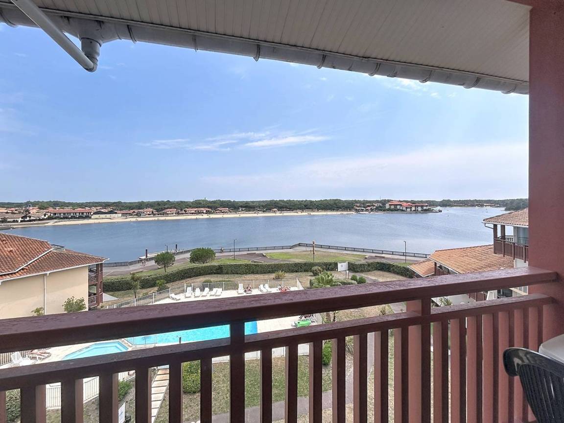 105 M² Huoneisto ∙ 4 Makuuhuonetta ∙ 8 Vierasta - Messanges