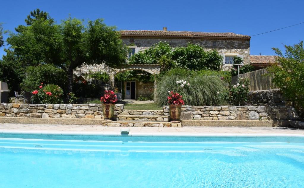 110 M² Appartement ∙ 2 Chambres ∙ 5 Personnes - Aubussargues