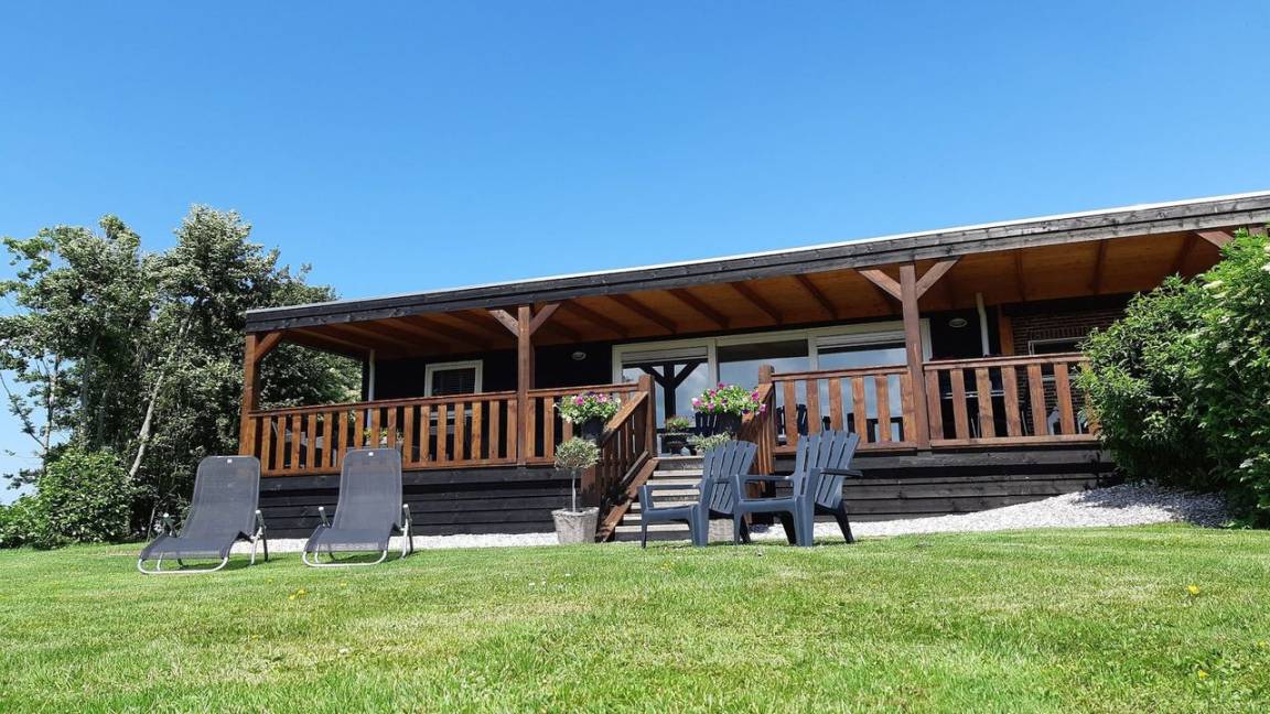 110 M² Huis ∙ 3 Slaapkamers ∙ 6 Gasten - Ameland