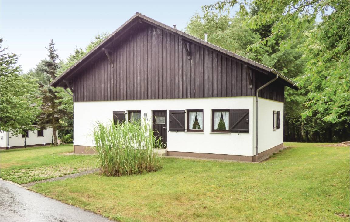 81 M² Huis ∙ 2 Slaapkamers ∙ 4 Gasten - Hermeskeil