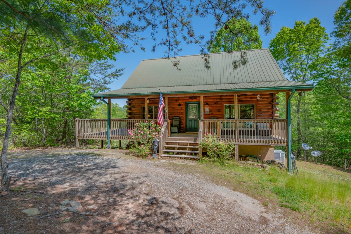 190 M² Cabin ∙ 2 Bedrooms ∙ 8 Guests - Lake Lure, NC