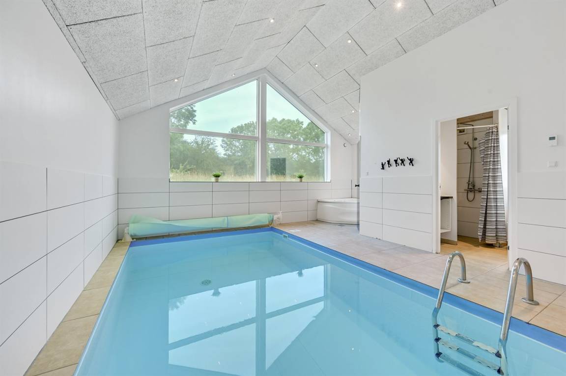 242 m&sup2; Ferienhaus 7 Schlafzimmer 18 G&auml;ste