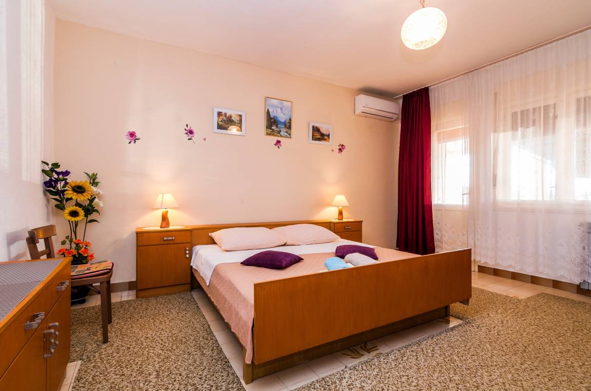 65 M² Ferienwohnung ∙ 3 Schlafzimmer ∙ 5 Gäste - Privlaka