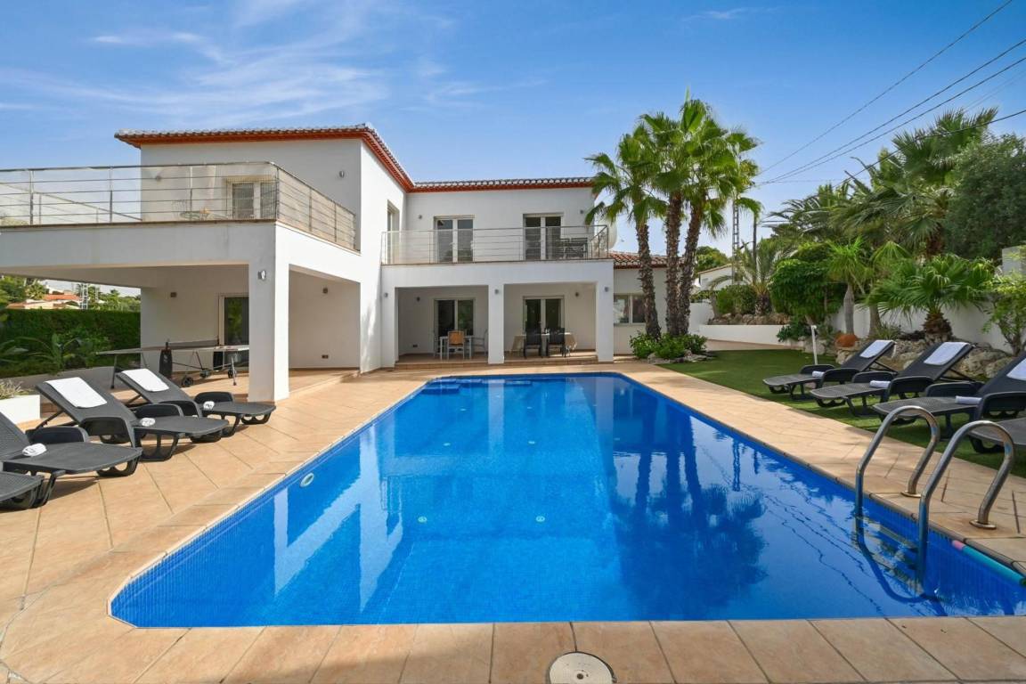 300 M² Villa ∙ 4 Habitaciones ∙ 8 Huéspedes - Benisa