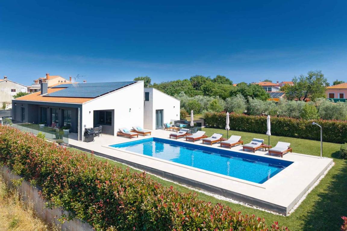 150 M² Villa ∙ 3 Bedrooms ∙ 8 Guests - Rovinj