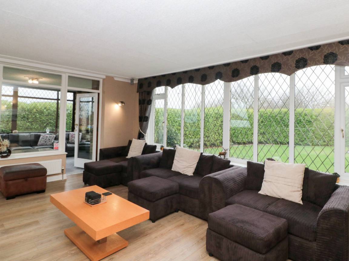 Cottage ∙ 9 Bedrooms ∙ 24 Guests - England