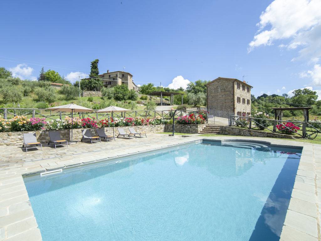 Casa a Cortona con giardino, piscina e barbecue
