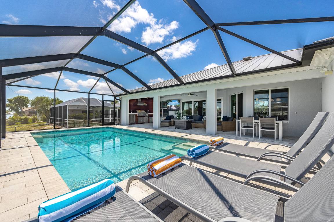 207 M² Ferienhaus ∙ 4 Schlafzimmer ∙ 10 Gäste - Cape Coral, FL