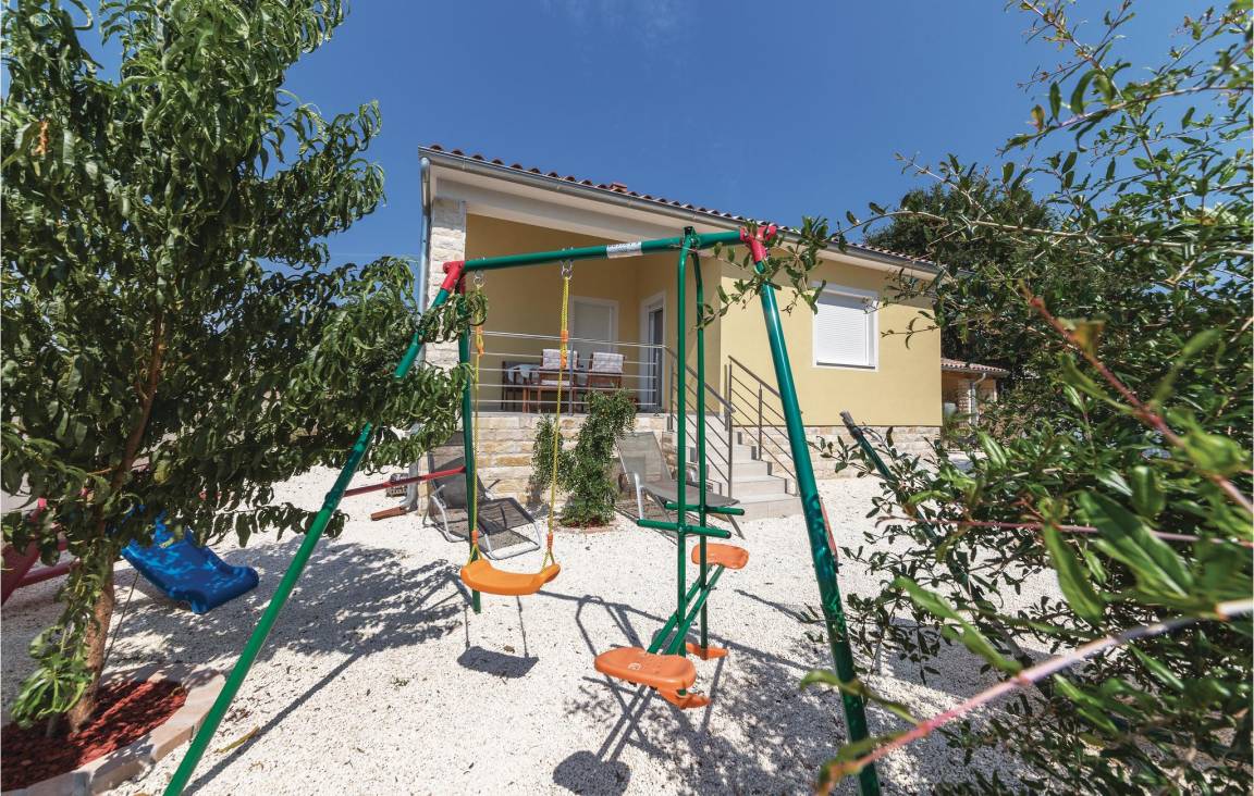 80 M² Maisonette-wohnung ∙ 3 Schlafzimmer ∙ 5 Gäste - Premantura