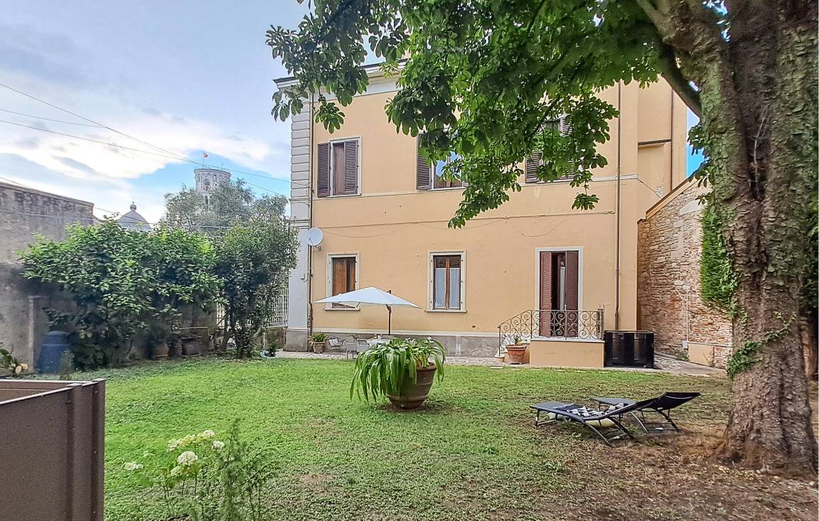 110 M² Apartamento ∙ 2 Habitaciones ∙ 4 Huéspedes - Pisa