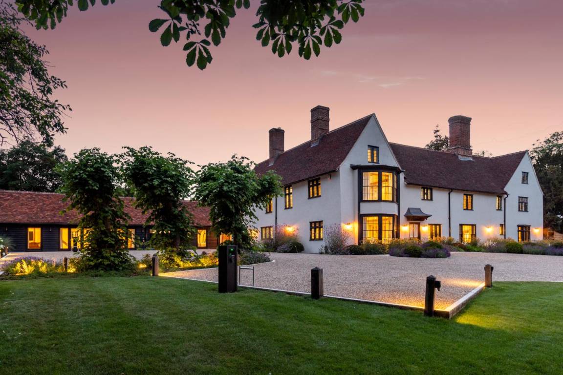 Cottage ∙ 11 Bedrooms ∙ 22 Guests - Suffolk