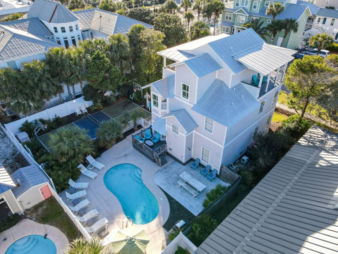 279 M² House ∙ 5 Bedrooms ∙ 18 Guests