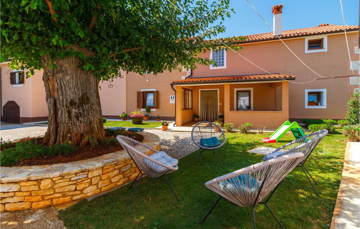140 M² House ∙ 3 Bedrooms ∙ 6 Guests - Bale