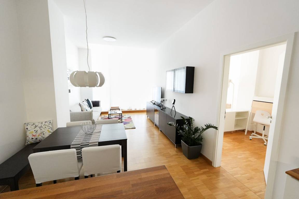 82 M² Ferienwohnung ∙ 1 Schlafzimmer ∙ 2 Gäste - Schwabach