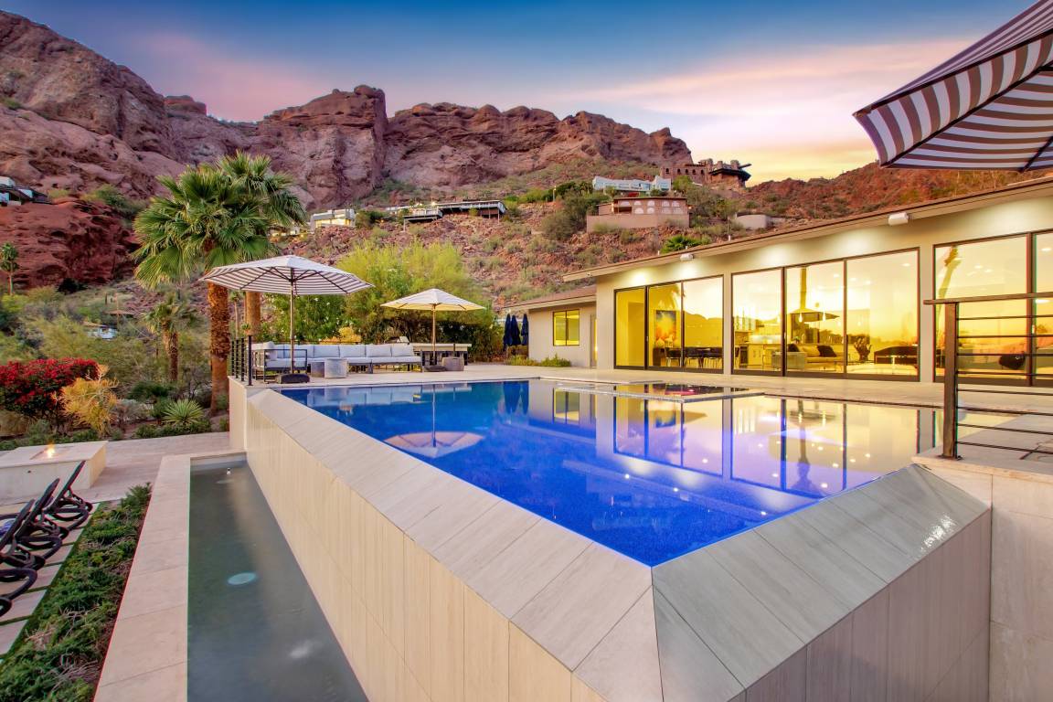 557 M² House ∙ 5 Bedrooms ∙ 18 Guests - Phoenix, AZ