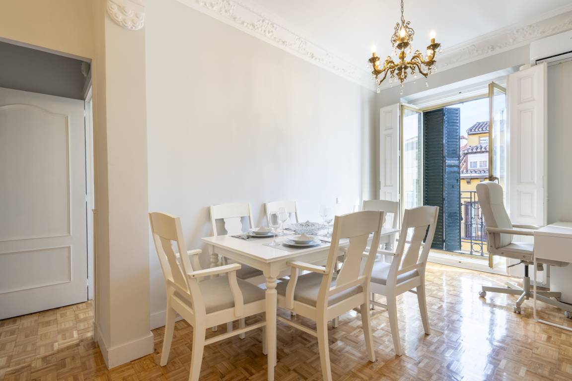 95 M² Apartamento ∙ 3 Quartos ∙ 5 Hóspedes - Chueca