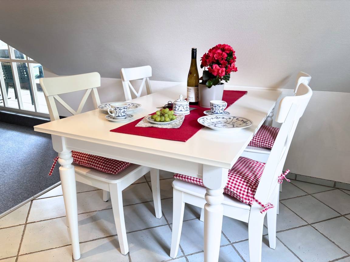 82 m² Ferienwohnung ∙ 2 Schlafzimmer ∙ 4 Gäste – Bild 4